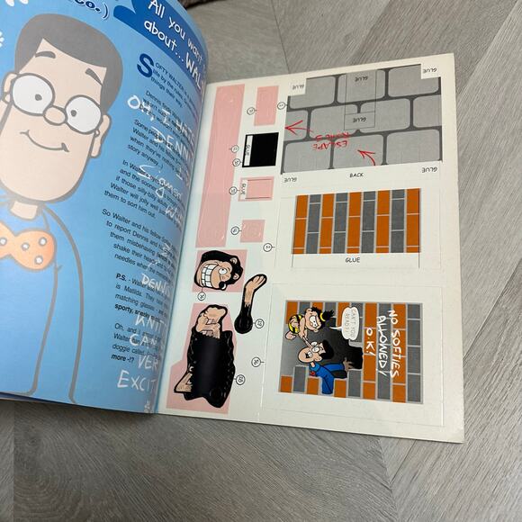 Dennis & Gnasher Easy to Build Moving Model Activity Book Beano NEW 2000 Vintage - Picture 4 of 9